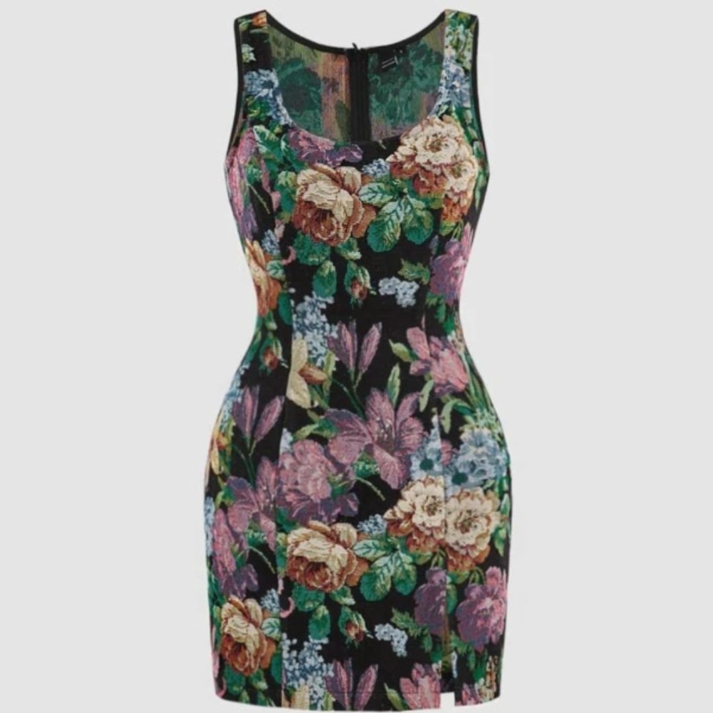 Very cute, elegant little dress in floral print. NWT.
